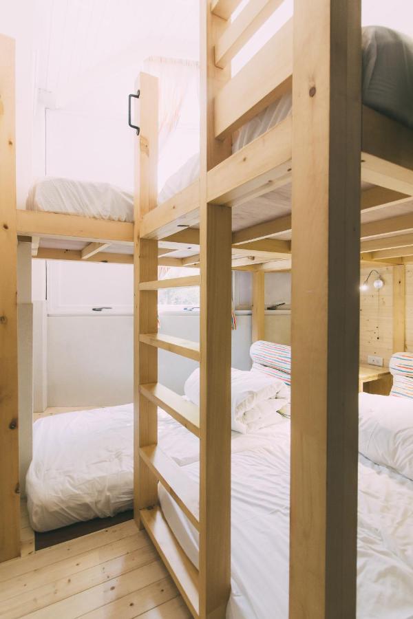 阿信輕旅 Apartment Tainan Bagian luar foto